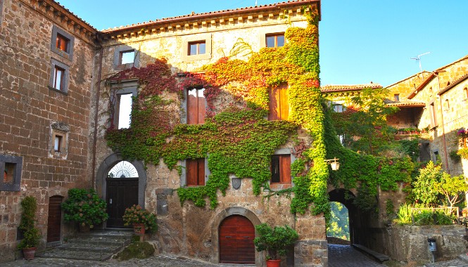 Architecture en tuf volcanique Architecture en tuf volcanique