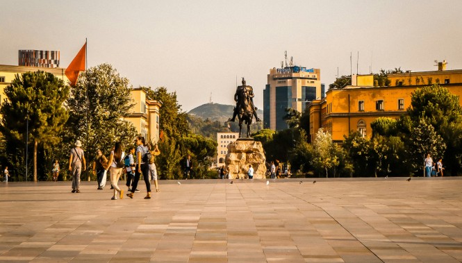 Tirana, la capitale Tirana, capitale de l'Albanie